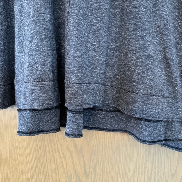 We The Free V-Neck Heather Gray Side Slit Tunic Fitted Arm / Small - Picture 5 of 10